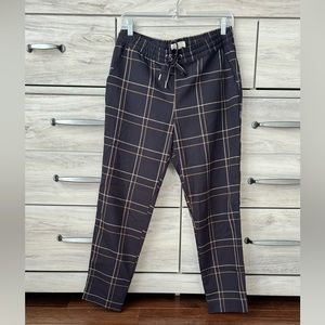 H&M Pants in soft twill, elasticized waistband size 6